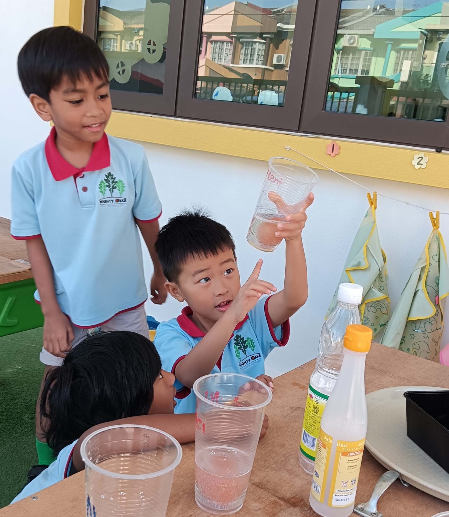 International Learning Experience Our diverse, multicultural setting encourages global awareness and fosters open-minded, confident learners.